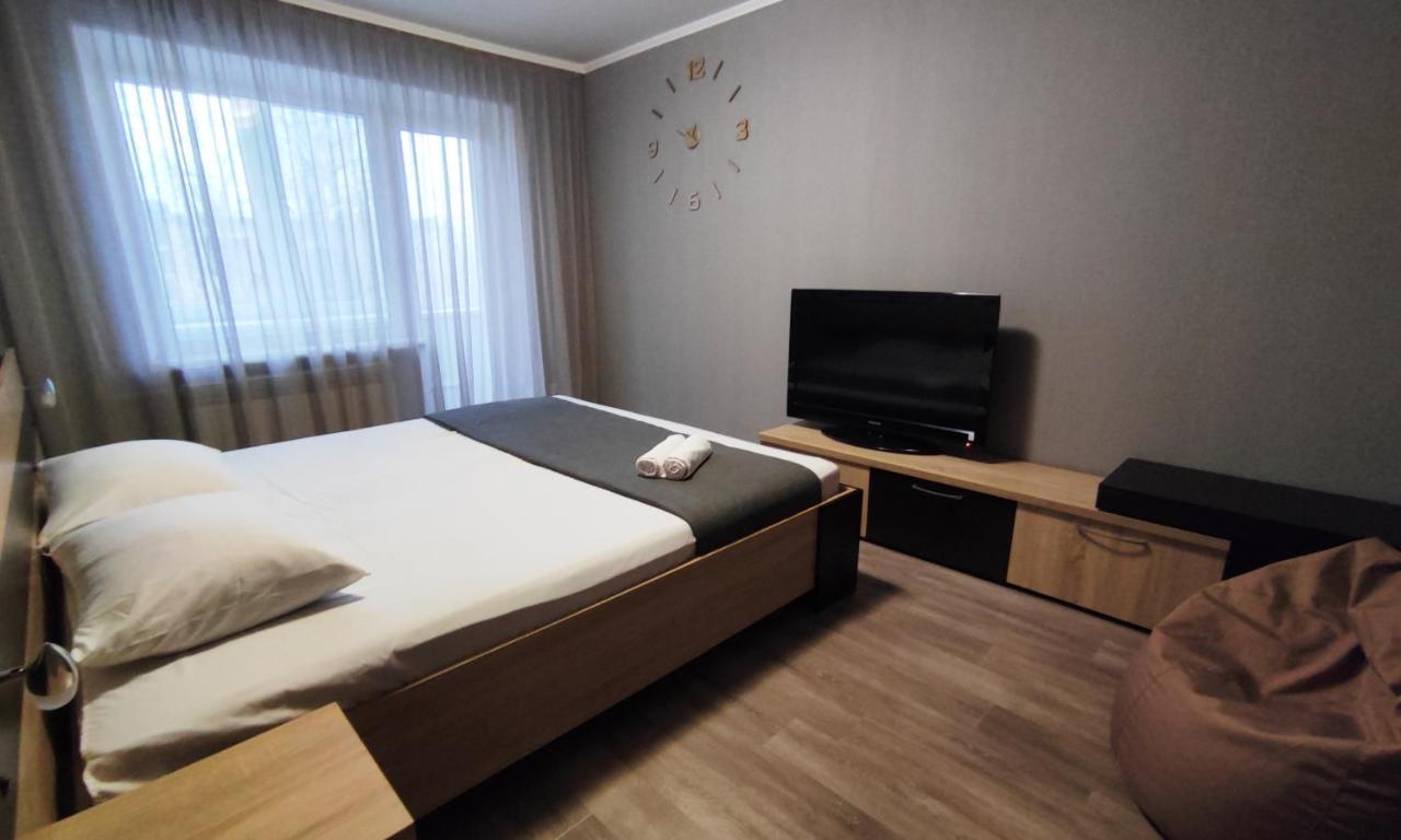 Двухкомнатные Апартаменты Центр Mystetsʹka 3 Kr Apartments 克里沃罗格 外观 照片